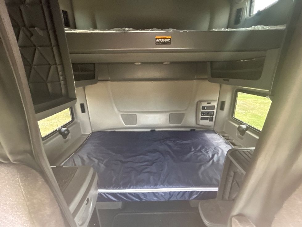 Sleeper Tractor-Heavy Duty Tractors-International-2023-LT625-Dothan-AL-554,626\n\t\tmiles-$ 65,250 - Image 16