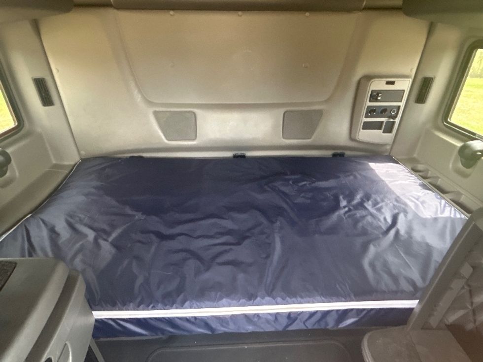 Sleeper Tractor-Heavy Duty Tractors-International-2023-LT625-Dothan-AL-554,626\n\t\tmiles-$ 65,250 - Image 17