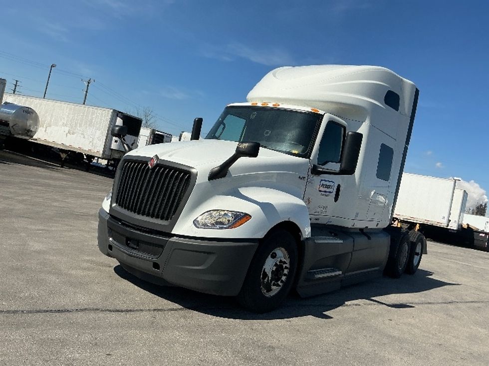 Sleeper Tractor-Heavy Duty Tractors-International-2023-LT625-East Chicago-IN-435,992\n\t\tmiles-$ 61,500 - Image 3