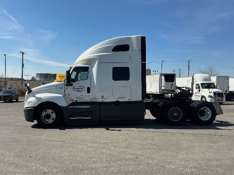 Sleeper Tractor-Heavy Duty Tractors-International-2023-LT625-East Chicago-IN-435,992\n\t\tmiles-$ 61,500 - Image 4