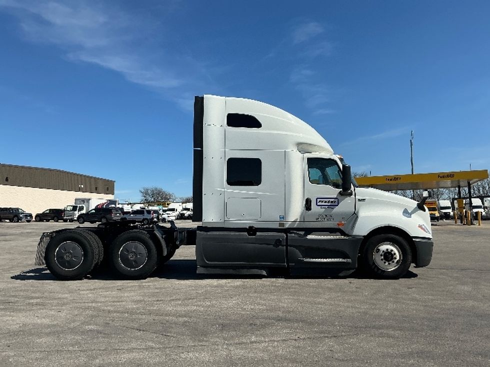 Sleeper Tractor-Heavy Duty Tractors-International-2023-LT625-East Chicago-IN-435,992\n\t\tmiles-$ 61,500 - Image 8