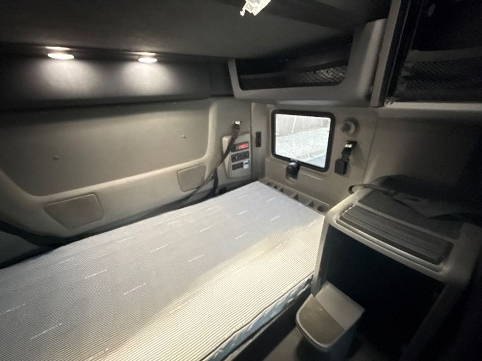 Sleeper Tractor-Heavy Duty Tractors-International-2023-LT625-East Chicago-IN-545,685\n\t\tmiles-$ 50,750 - Image 18