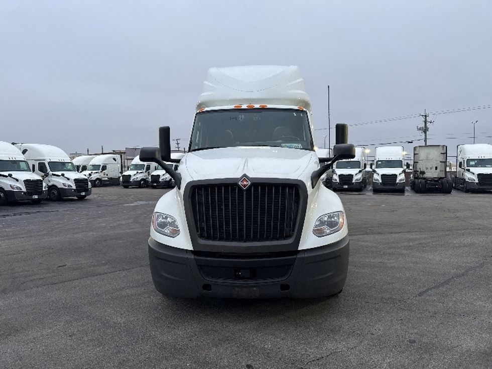 Sleeper Tractor-Heavy Duty Tractors-International-2023-LT625-East Chicago-IN-545,685\n\t\tmiles-$ 50,750 - Image 2