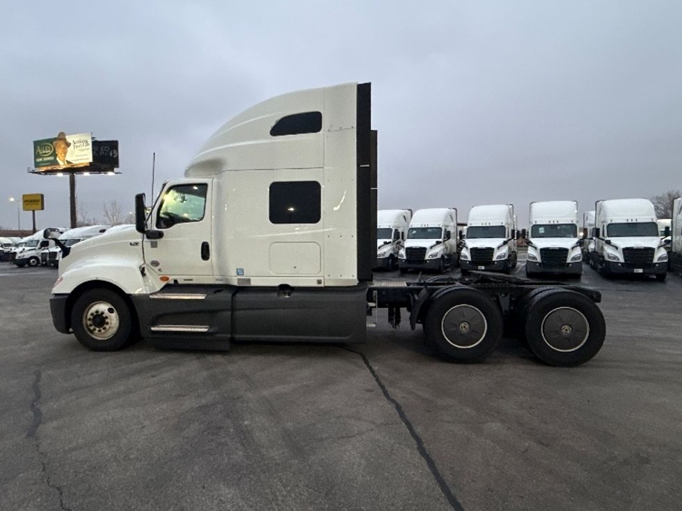 Sleeper Tractor-Heavy Duty Tractors-International-2023-LT625-East Chicago-IN-545,685\n\t\tmiles-$ 50,750 - Image 4