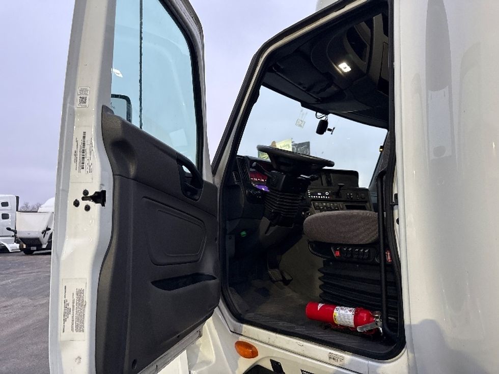 Sleeper Tractor-Heavy Duty Tractors-International-2023-LT625-East Chicago-IN-545,685\n\t\tmiles-$ 50,750 - Image 9