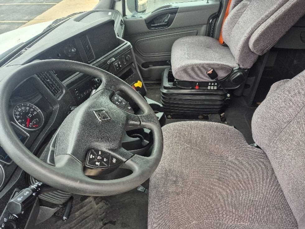 Sleeper Tractor-Heavy Duty Tractors-International-2023-LT625-East Chicago-IN-629,672\n\t\tmiles-$ 39,750 - Image 10