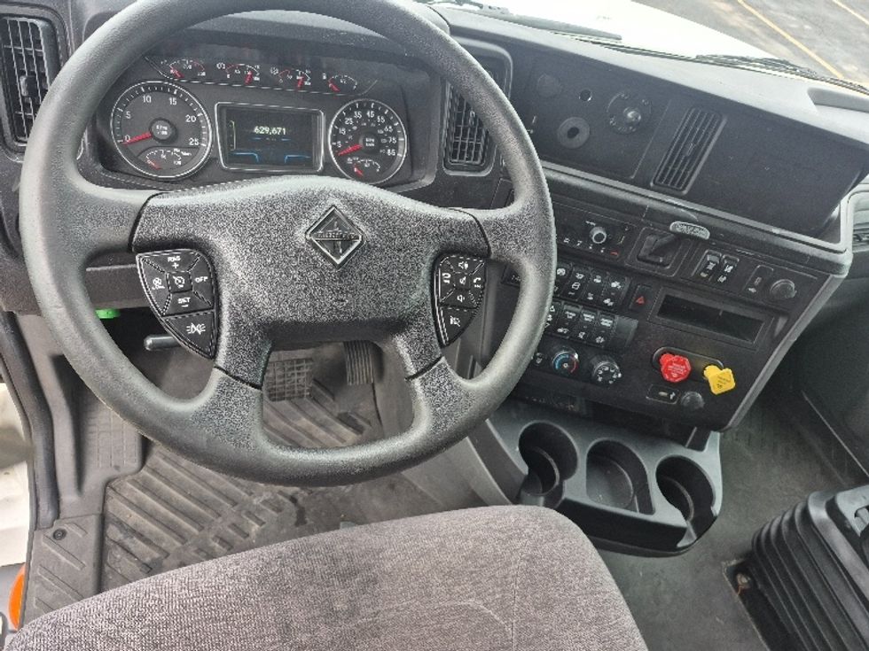 Sleeper Tractor-Heavy Duty Tractors-International-2023-LT625-East Chicago-IN-629,672\n\t\tmiles-$ 39,750 - Image 11