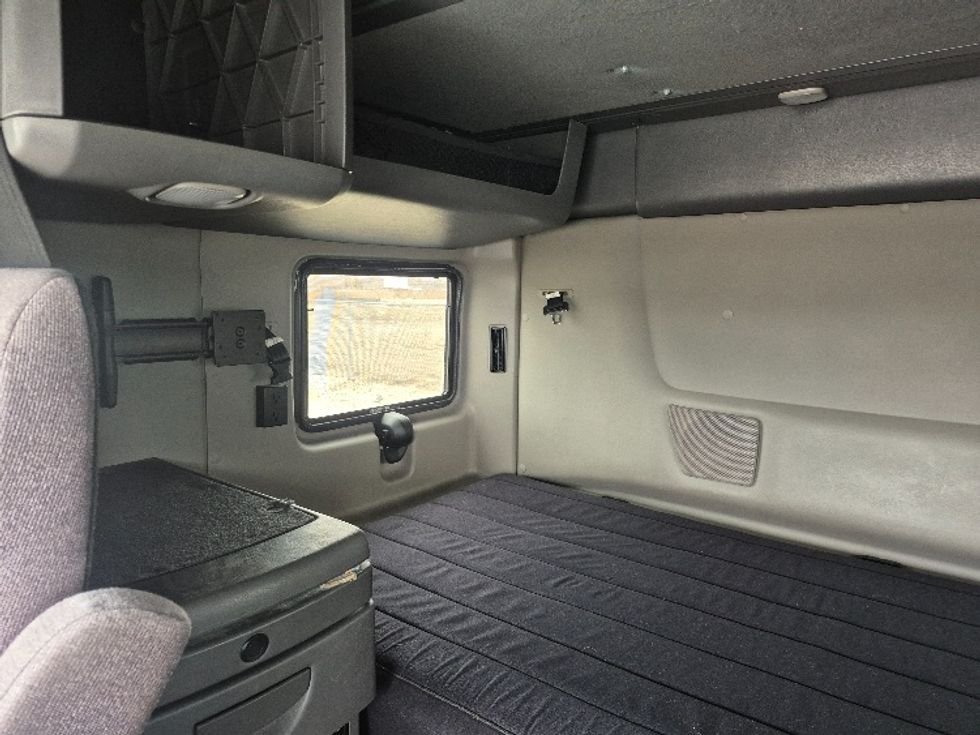 Sleeper Tractor-Heavy Duty Tractors-International-2023-LT625-East Chicago-IN-629,672\n\t\tmiles-$ 39,750 - Image 18