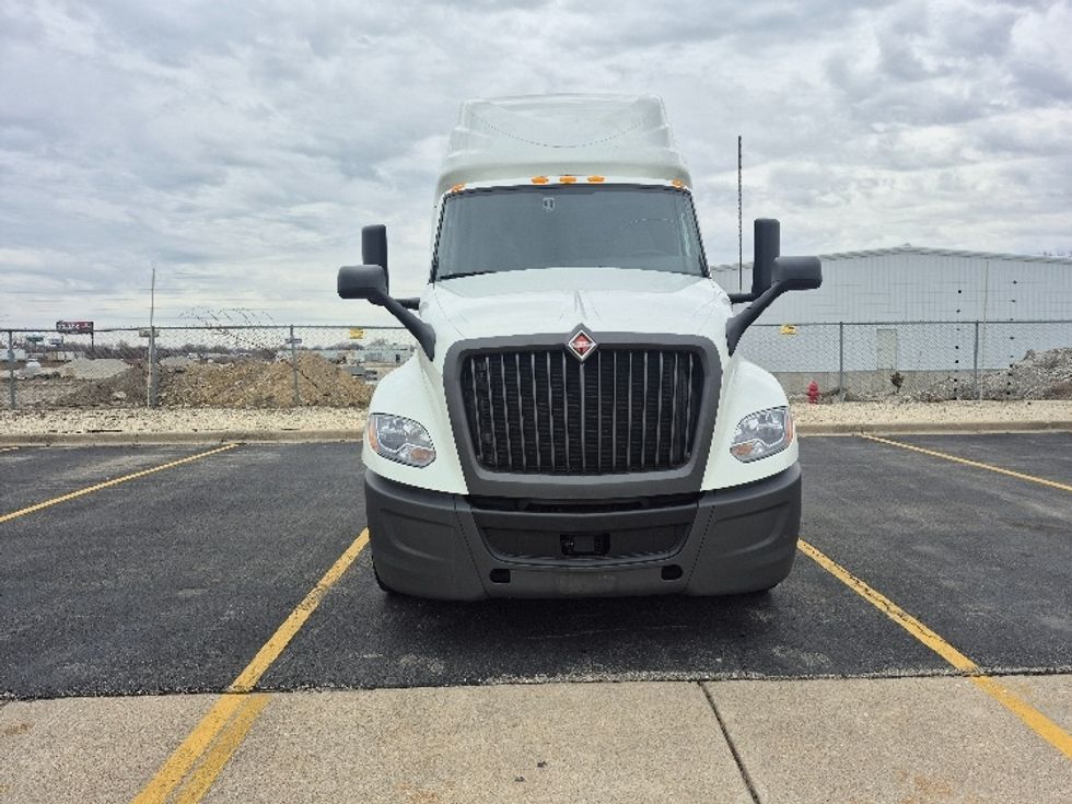 Sleeper Tractor-Heavy Duty Tractors-International-2023-LT625-East Chicago-IN-629,672\n\t\tmiles-$ 39,750 - Image 2