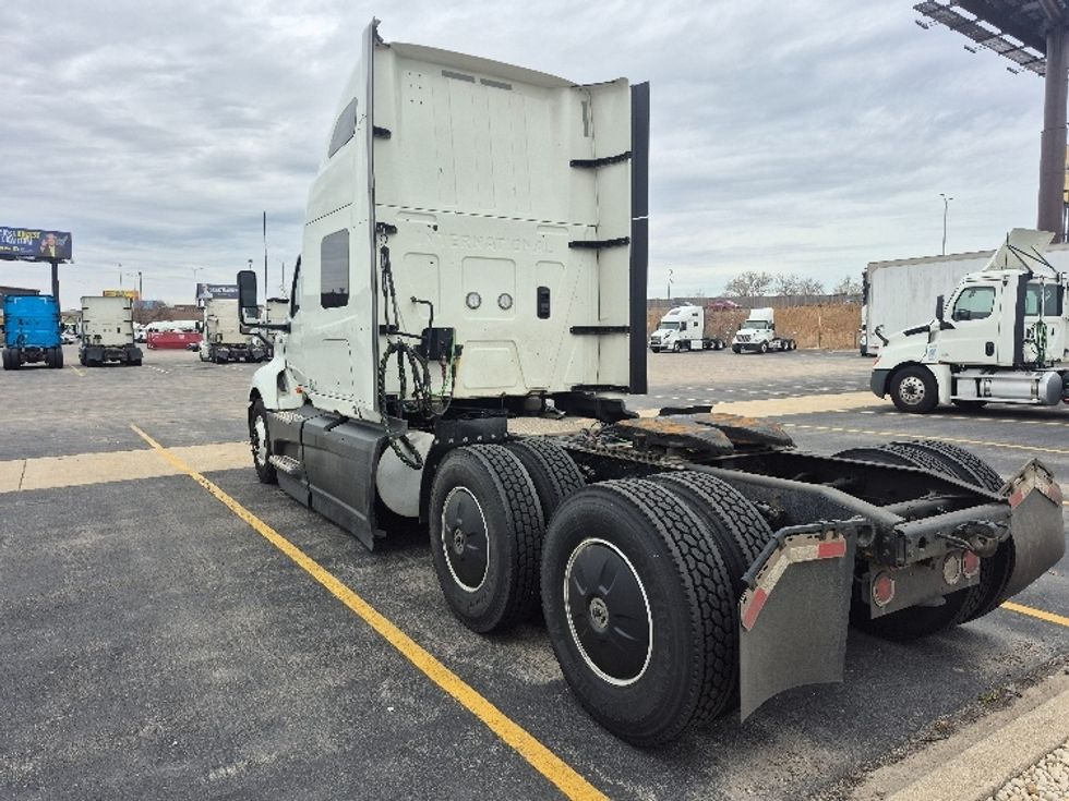 Sleeper Tractor-Heavy Duty Tractors-International-2023-LT625-East Chicago-IN-629,672\n\t\tmiles-$ 39,750 - Image 5