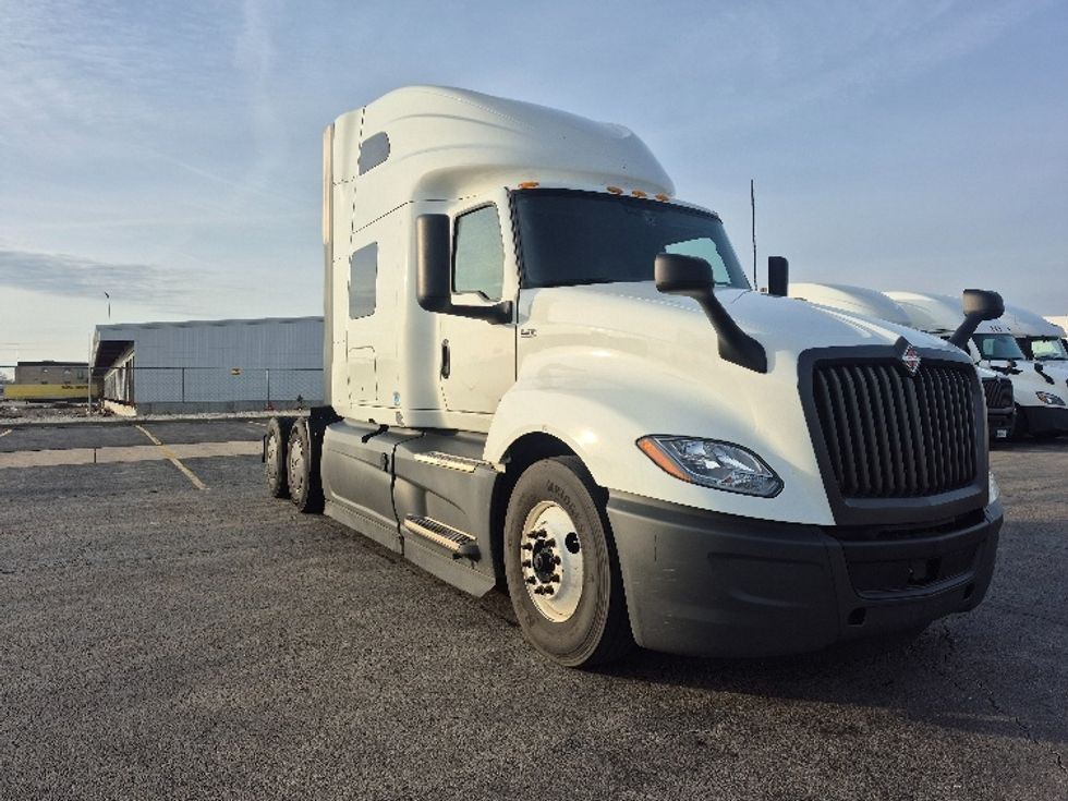 Sleeper Tractor-Heavy Duty Tractors-International-2023-LT625-East Chicago-IN-631,964\n\t\tmiles-$ 42,500 - Image 1