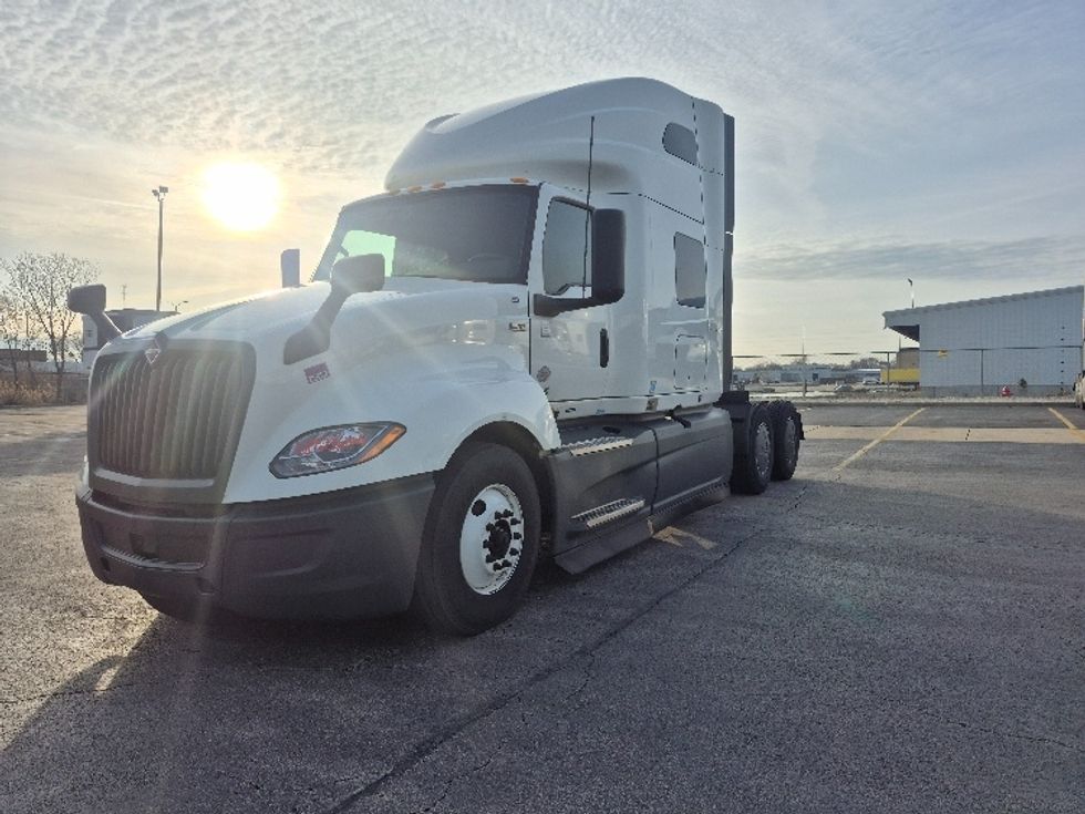 Sleeper Tractor-Heavy Duty Tractors-International-2023-LT625-East Chicago-IN-631,964\n\t\tmiles-$ 42,500 - Image 3