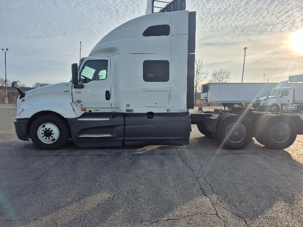 Sleeper Tractor-Heavy Duty Tractors-International-2023-LT625-East Chicago-IN-631,964\n\t\tmiles-$ 42,500 - Image 4