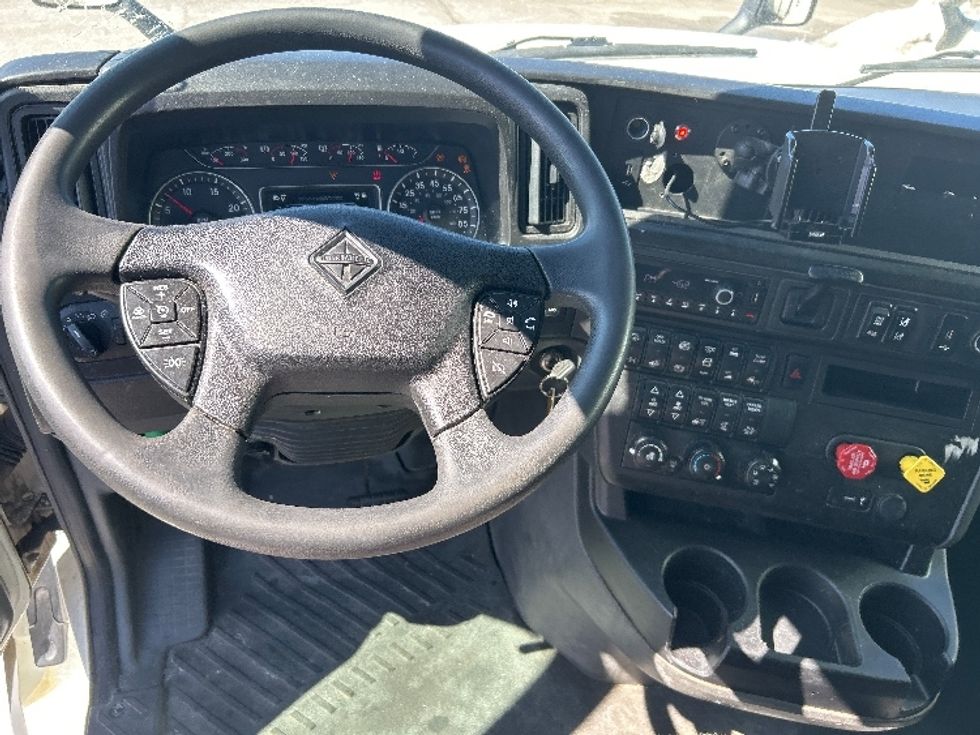 Sleeper Tractor-Heavy Duty Tractors-International-2023-LT625-East Chicago-IN-666,510\n\t\tmiles-$ 39,250 - Image 11