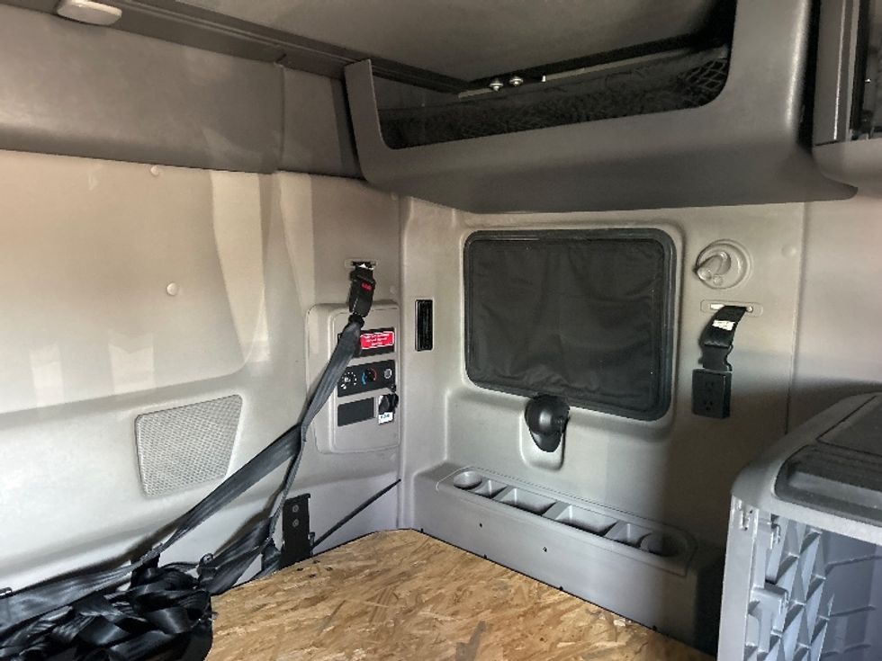 Sleeper Tractor-Heavy Duty Tractors-International-2023-LT625-East Chicago-IN-666,510\n\t\tmiles-$ 39,250 - Image 15