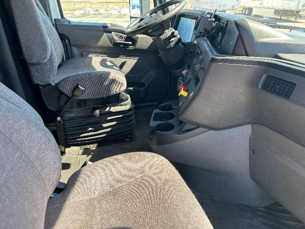 Sleeper Tractor-Heavy Duty Tractors-International-2023-LT625-East Chicago-IN-666,510\n\t\tmiles-$ 39,250 - Image 16