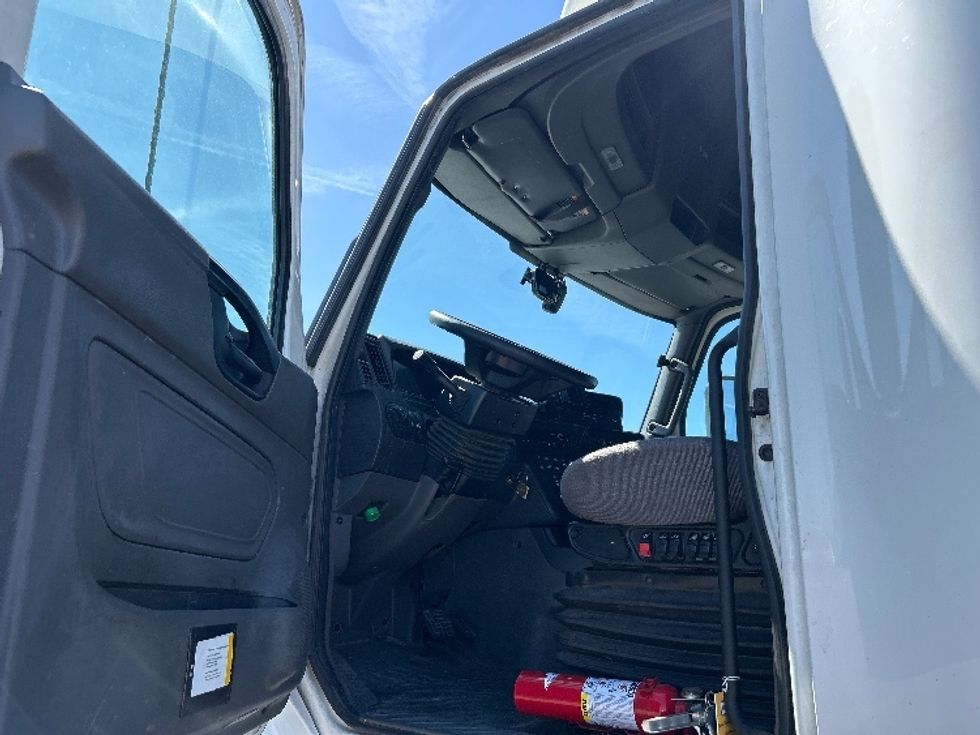 Sleeper Tractor-Heavy Duty Tractors-International-2023-LT625-East Chicago-IN-666,510\n\t\tmiles-$ 39,250 - Image 9