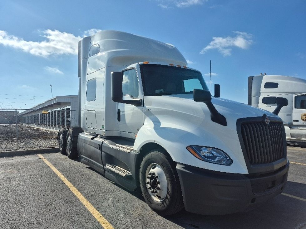 Sleeper Tractor-Heavy Duty Tractors-International-2023-LT625-East Chicago-IN-678,878\n\t\tmiles-$ 38,250 - Image 1