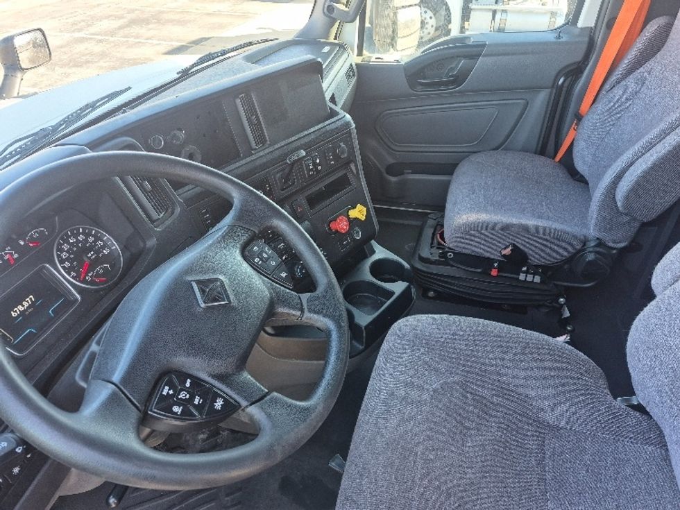 Sleeper Tractor-Heavy Duty Tractors-International-2023-LT625-East Chicago-IN-678,878\n\t\tmiles-$ 38,250 - Image 10