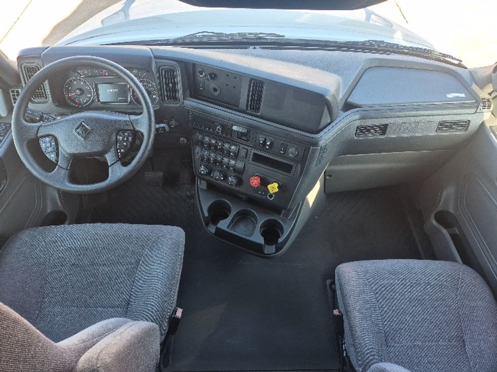 Sleeper Tractor-Heavy Duty Tractors-International-2023-LT625-East Chicago-IN-678,878\n\t\tmiles-$ 38,250 - Image 12