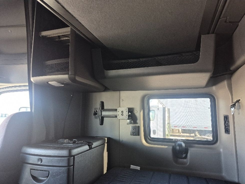 Sleeper Tractor-Heavy Duty Tractors-International-2023-LT625-East Chicago-IN-678,878\n\t\tmiles-$ 38,250 - Image 19