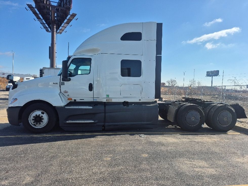Sleeper Tractor-Heavy Duty Tractors-International-2023-LT625-East Chicago-IN-678,878\n\t\tmiles-$ 38,250 - Image 4