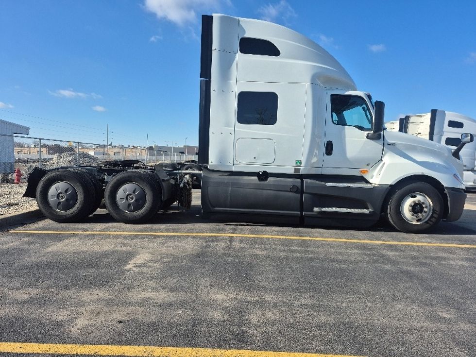 Sleeper Tractor-Heavy Duty Tractors-International-2023-LT625-East Chicago-IN-678,878\n\t\tmiles-$ 38,250 - Image 8