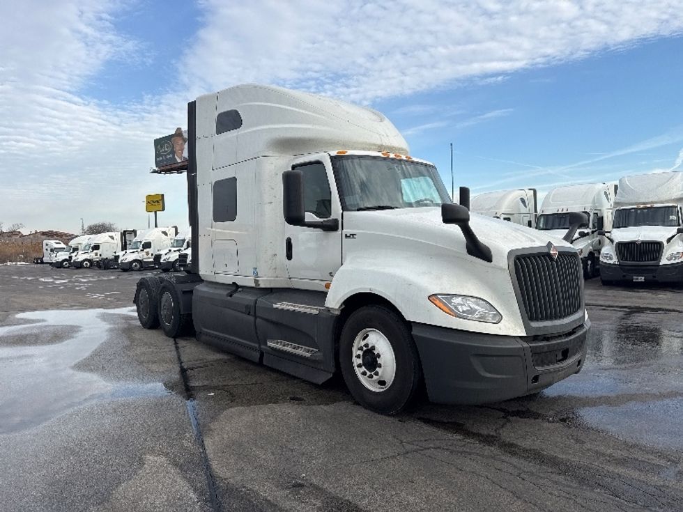 Sleeper Tractor-Heavy Duty Tractors-International-2023-LT625-East Chicago-IN-684,696\n\t\tmiles-$ 37,500 - Image 1