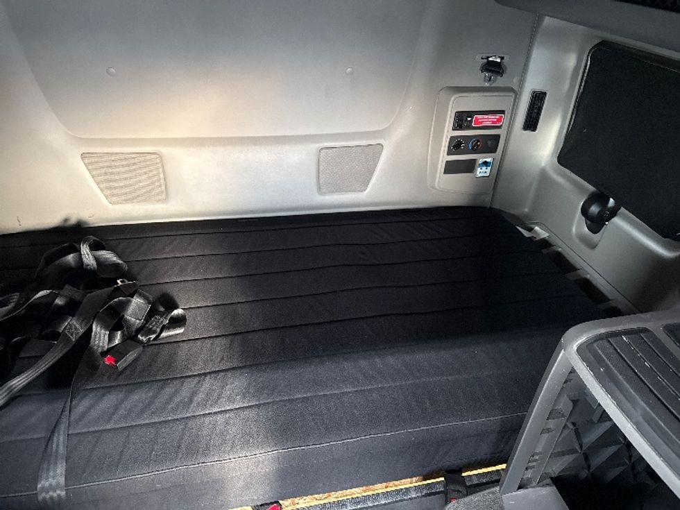 Sleeper Tractor-Heavy Duty Tractors-International-2023-LT625-East Chicago-IN-684,696\n\t\tmiles-$ 37,500 - Image 17