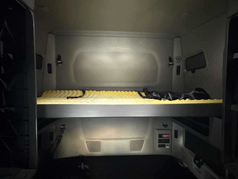 Sleeper Tractor-Heavy Duty Tractors-International-2023-LT625-East Chicago-IN-684,696\n\t\tmiles-$ 37,500 - Image 22