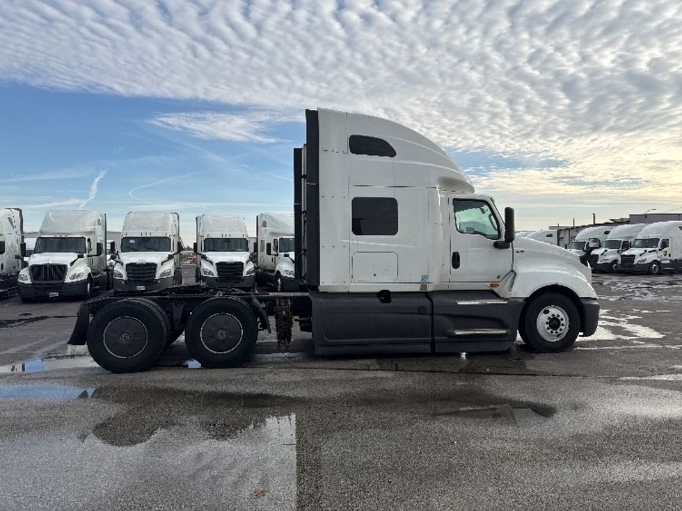 Sleeper Tractor-Heavy Duty Tractors-International-2023-LT625-East Chicago-IN-684,696\n\t\tmiles-$ 37,500 - Image 8