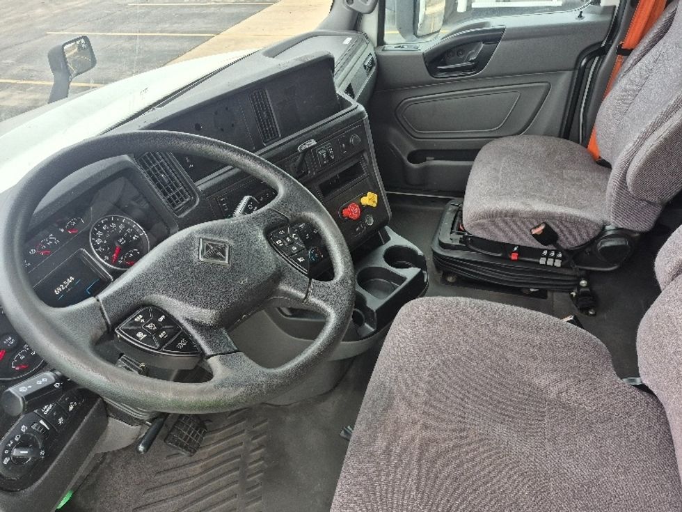 Sleeper Tractor-Heavy Duty Tractors-International-2023-LT625-East Chicago-IN-692,544\n\t\tmiles-$ 37,000 - Image 10