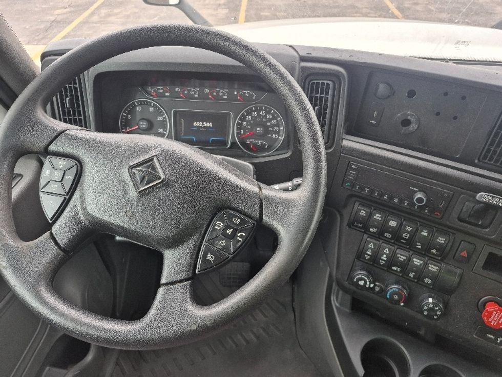 Sleeper Tractor-Heavy Duty Tractors-International-2023-LT625-East Chicago-IN-692,544\n\t\tmiles-$ 37,000 - Image 11