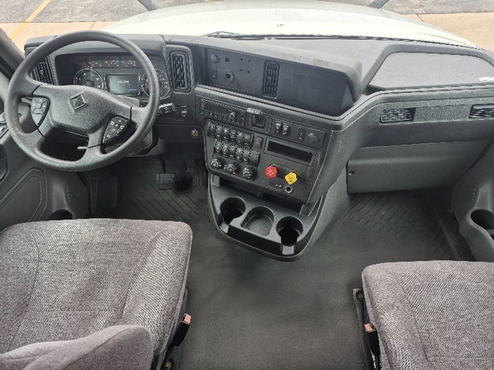 Sleeper Tractor-Heavy Duty Tractors-International-2023-LT625-East Chicago-IN-692,544\n\t\tmiles-$ 37,000 - Image 12