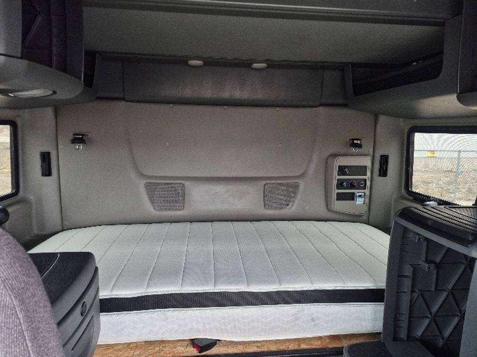 Sleeper Tractor-Heavy Duty Tractors-International-2023-LT625-East Chicago-IN-692,544\n\t\tmiles-$ 37,000 - Image 16