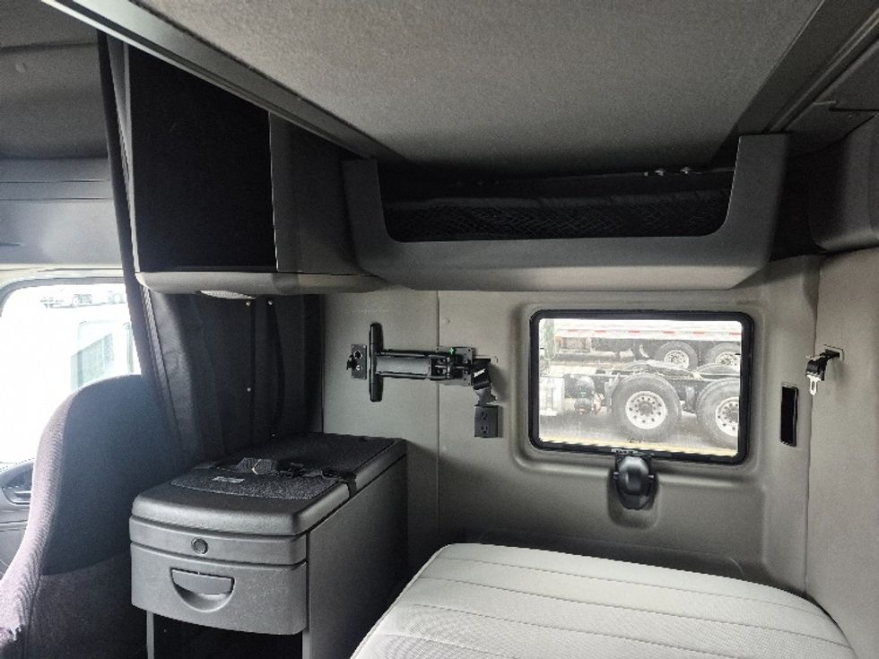 Sleeper Tractor-Heavy Duty Tractors-International-2023-LT625-East Chicago-IN-692,544\n\t\tmiles-$ 37,000 - Image 19