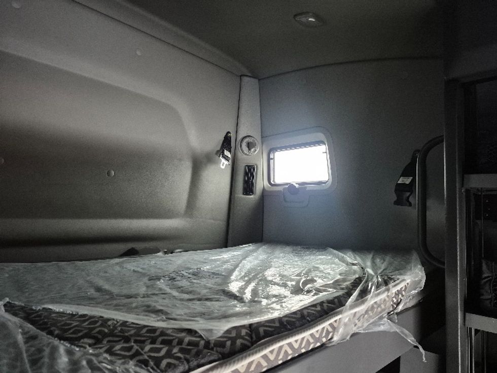 Sleeper Tractor-Heavy Duty Tractors-International-2023-LT625-East Chicago-IN-692,544\n\t\tmiles-$ 37,000 - Image 24