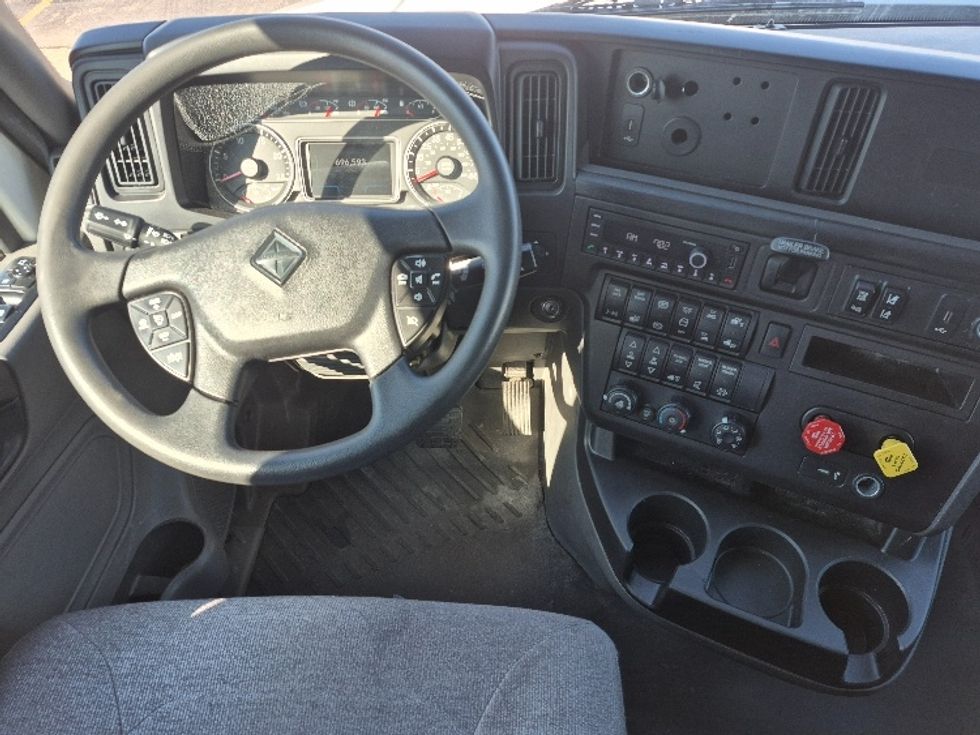 Sleeper Tractor-Heavy Duty Tractors-International-2023-LT625-East Chicago-IN-696,594\n\t\tmiles-$ 36,500 - Image 11
