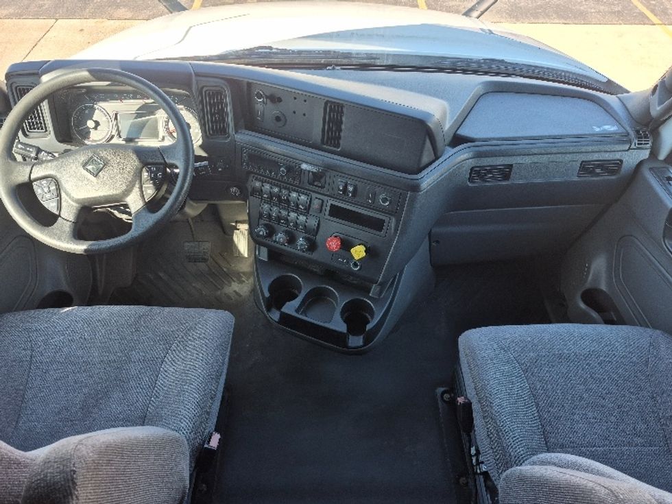 Sleeper Tractor-Heavy Duty Tractors-International-2023-LT625-East Chicago-IN-696,594\n\t\tmiles-$ 36,500 - Image 12