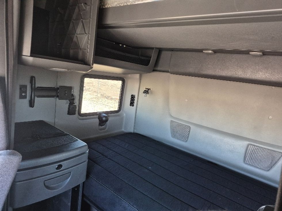 Sleeper Tractor-Heavy Duty Tractors-International-2023-LT625-East Chicago-IN-696,594\n\t\tmiles-$ 36,500 - Image 18