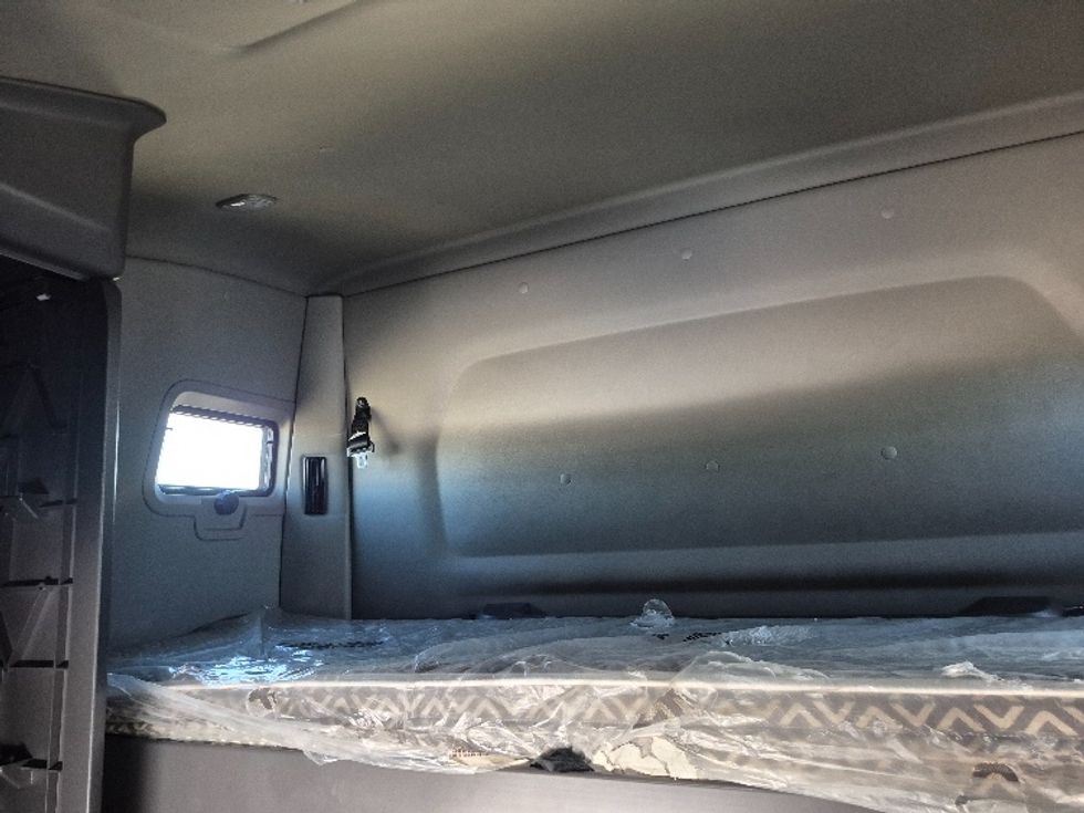 Sleeper Tractor-Heavy Duty Tractors-International-2023-LT625-East Chicago-IN-696,594\n\t\tmiles-$ 36,500 - Image 22