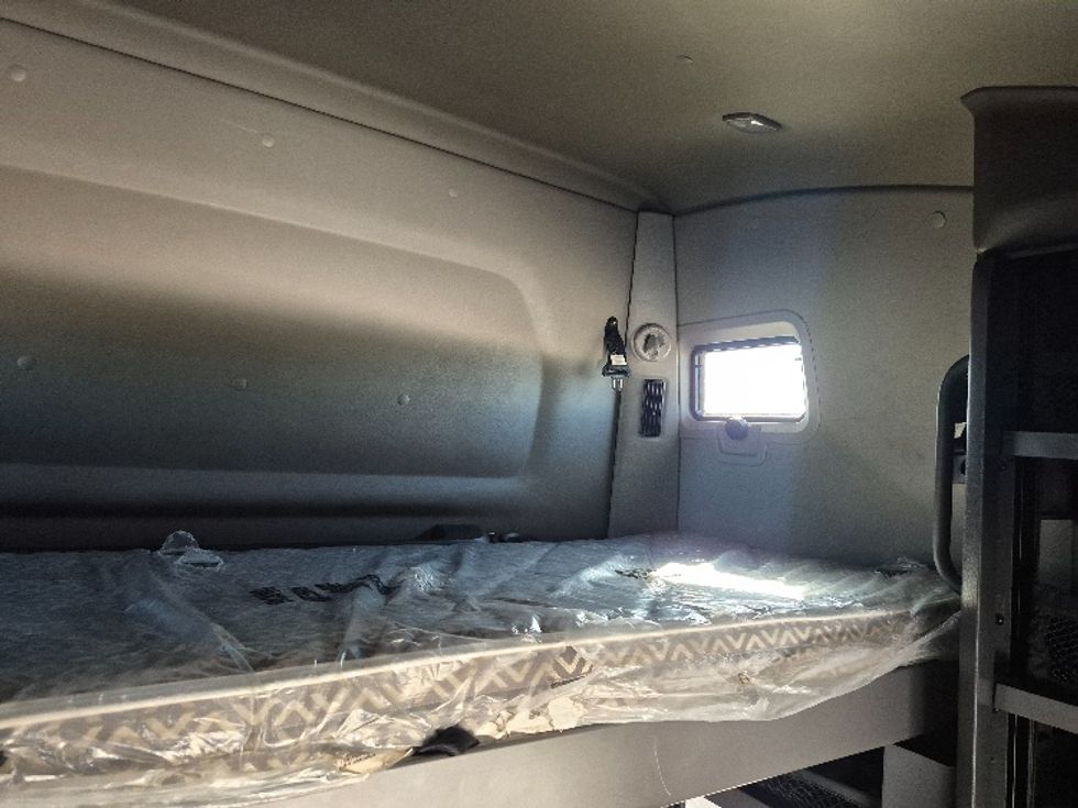 Sleeper Tractor-Heavy Duty Tractors-International-2023-LT625-East Chicago-IN-696,594\n\t\tmiles-$ 36,500 - Image 23