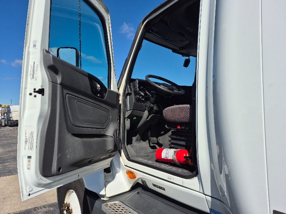 Sleeper Tractor-Heavy Duty Tractors-International-2023-LT625-East Chicago-IN-696,594\n\t\tmiles-$ 36,500 - Image 9