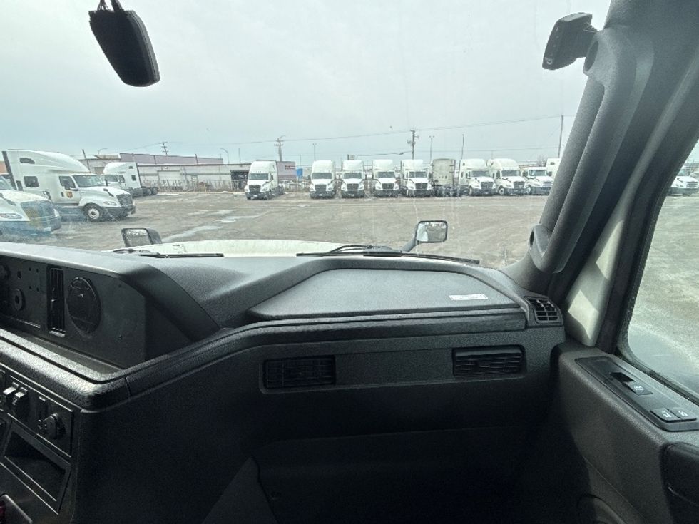 Sleeper Tractor-Heavy Duty Tractors-International-2023-LT625-East Chicago-IN-697,827\n\t\tmiles-$ 36,500 - Image 13