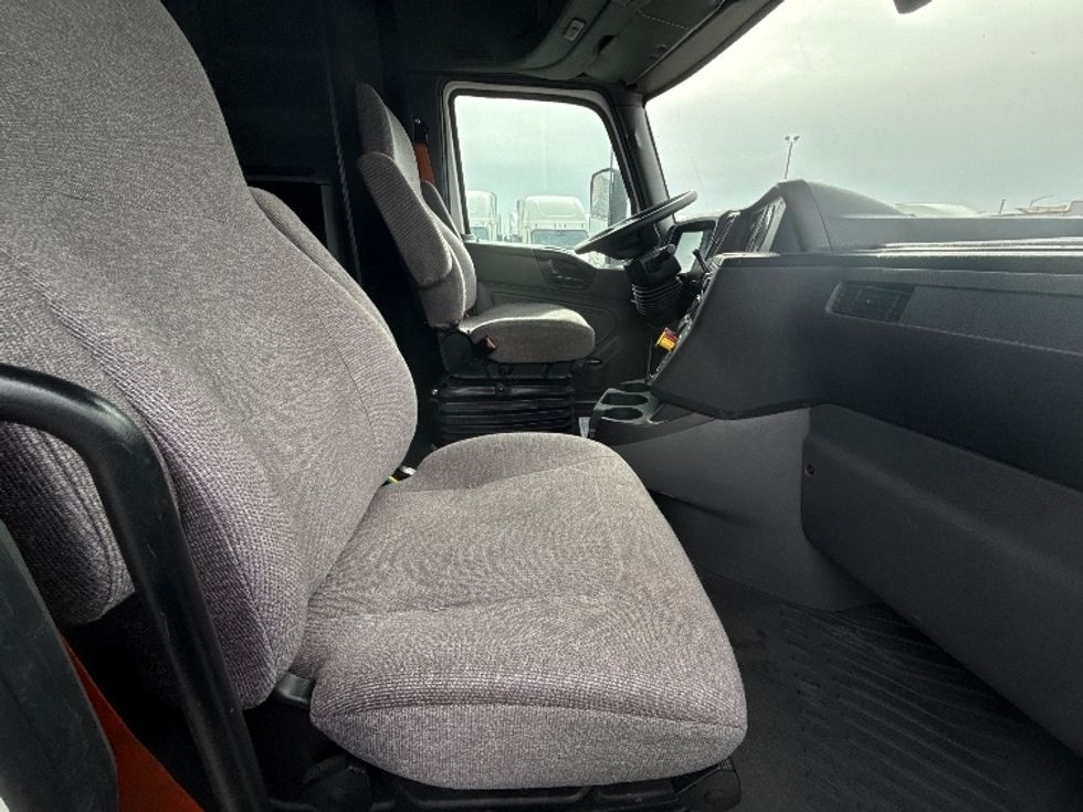 Sleeper Tractor-Heavy Duty Tractors-International-2023-LT625-East Chicago-IN-697,827\n\t\tmiles-$ 36,500 - Image 14