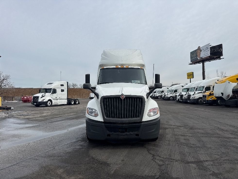 Sleeper Tractor-Heavy Duty Tractors-International-2023-LT625-East Chicago-IN-697,827\n\t\tmiles-$ 36,500 - Image 2