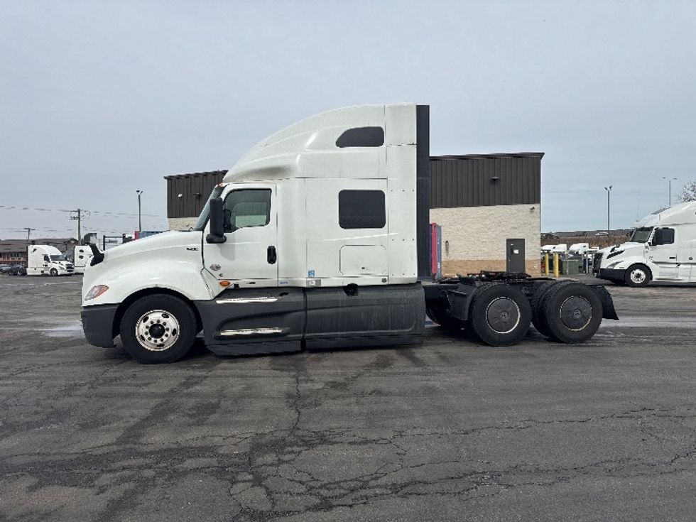 Sleeper Tractor-Heavy Duty Tractors-International-2023-LT625-East Chicago-IN-697,827\n\t\tmiles-$ 36,500 - Image 4