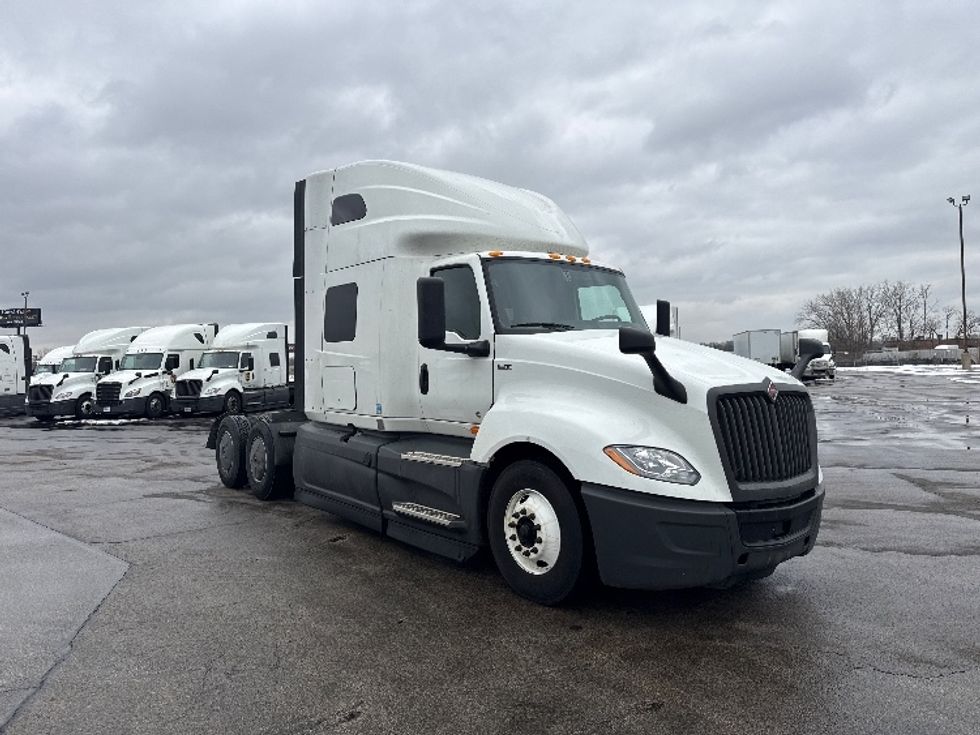 Sleeper Tractor-Heavy Duty Tractors-International-2023-LT625-East Chicago-IN-698,286\n\t\tmiles-$ 36,250 - Image 1