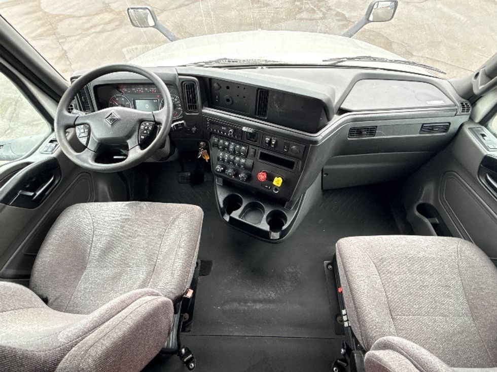 Sleeper Tractor-Heavy Duty Tractors-International-2023-LT625-East Chicago-IN-698,286\n\t\tmiles-$ 36,250 - Image 12