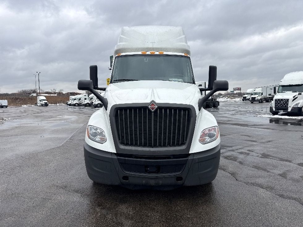 Sleeper Tractor-Heavy Duty Tractors-International-2023-LT625-East Chicago-IN-698,286\n\t\tmiles-$ 36,250 - Image 2